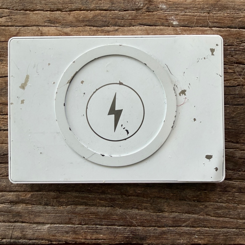Clutch Pro  Portable Charger for iPhone 14 and earlier - Picture 2 of 6